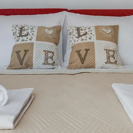 Апартаменти Chris's